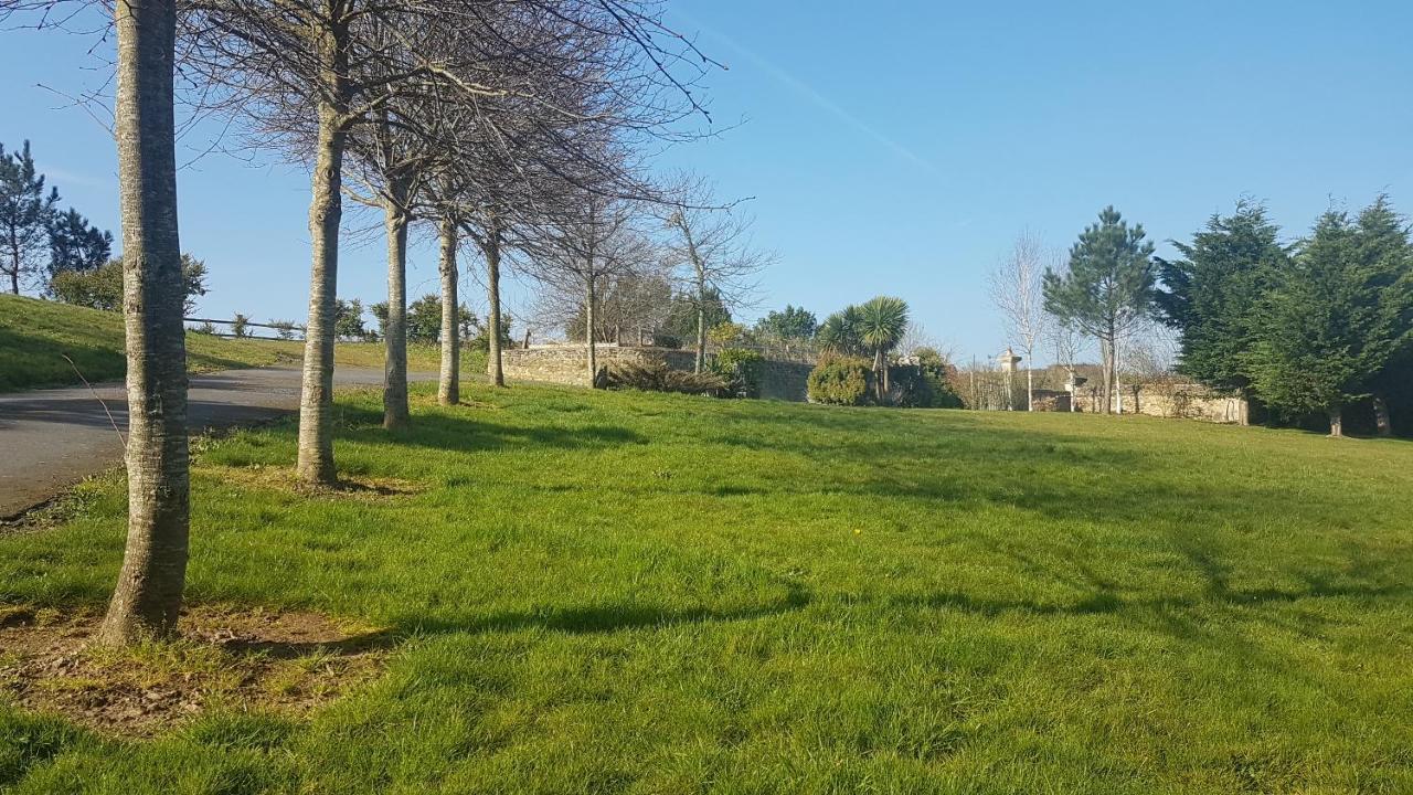 Le Domaine Des Roseraies Monfréville Exterior foto